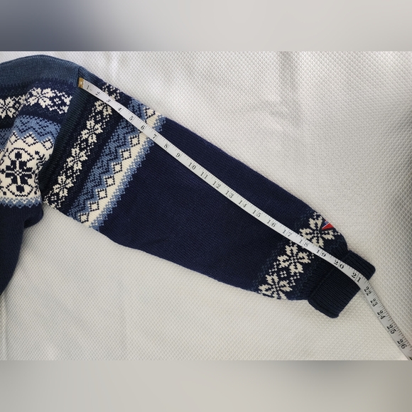 Women's Nordic Patterned Navy Cardigan - Picture 9 of 10